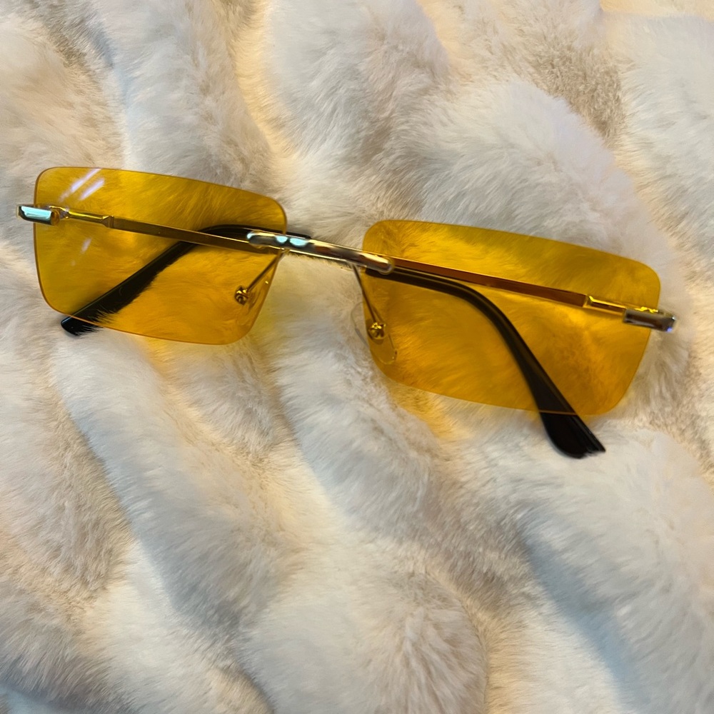 ✨NEW✨ 90s Yellow Sunglasses